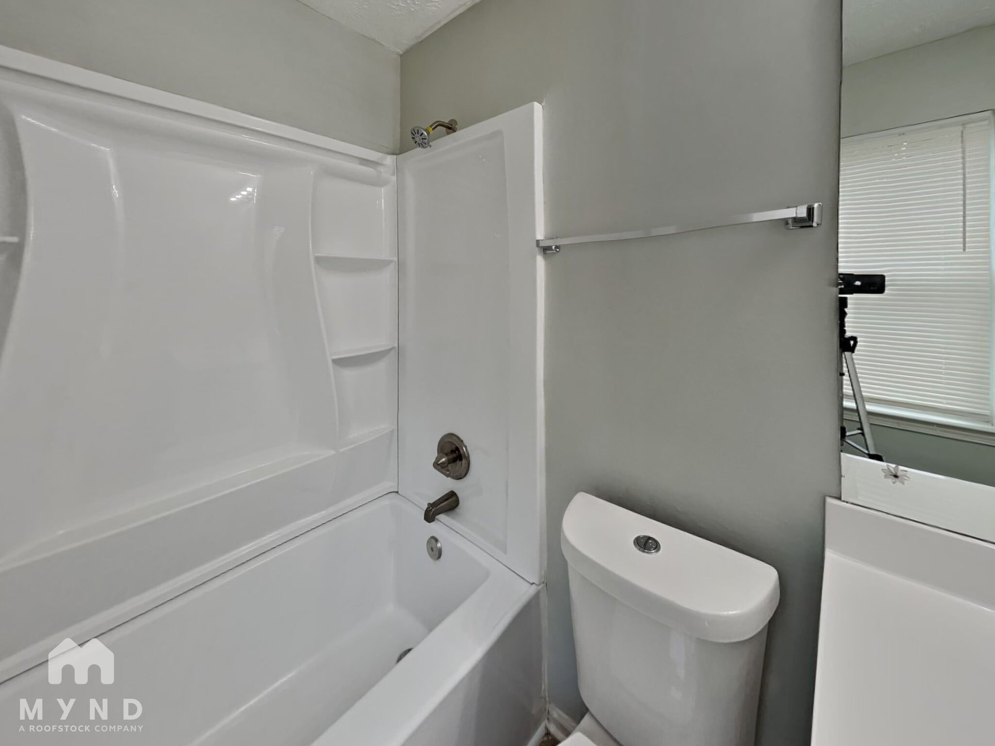 Building Photo - 2870 Woodhollow Ln