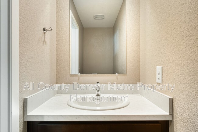 Building Photo - 4827 Mt Shavano St