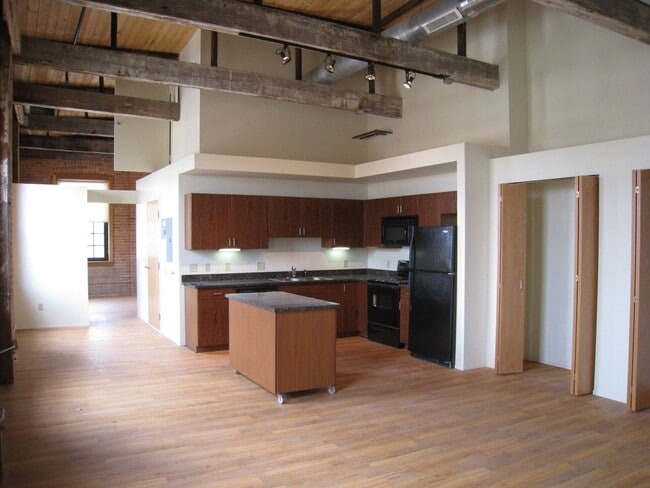 Building Photo - 2 Bed Loft Coming Soon