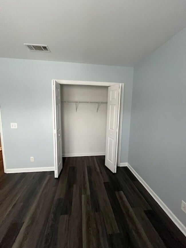 Building Photo - Comfortable and Convenient 3 Bedroom Townhome in Wilmington, NC