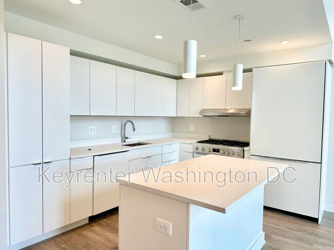 Building Photo - 1460 Belmont St NW