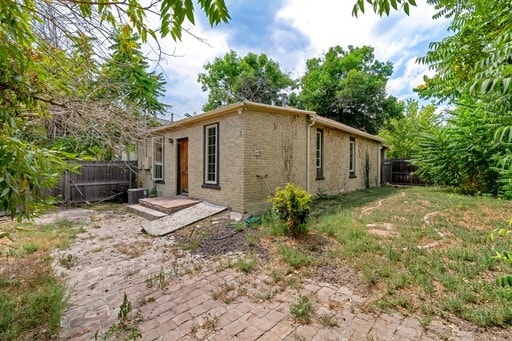Building Photo - 2 Bed 2 Bath Home in Denver! Great Locatio...