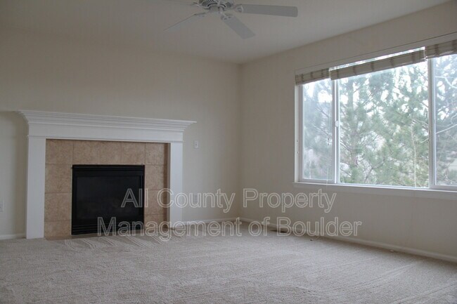 Building Photo - 925 Humboldt Way