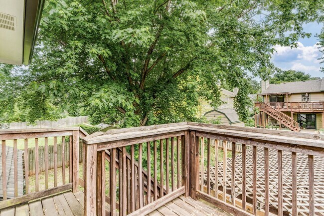 Building Photo - Completely renovated 4 bedroom, 3 bathroom...