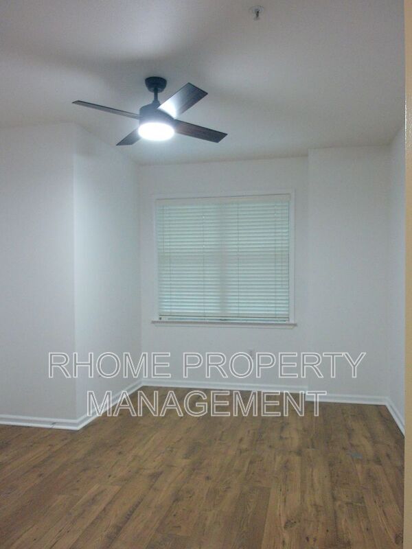 Building Photo - 2400 Cumberland Pkwy SE