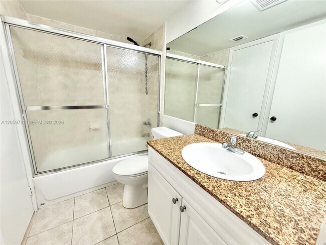 Building Photo - 9755 Westview Dr
