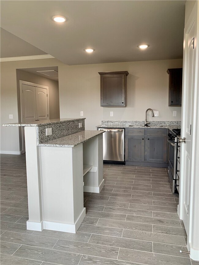 Building Photo - 451 Red Robin St