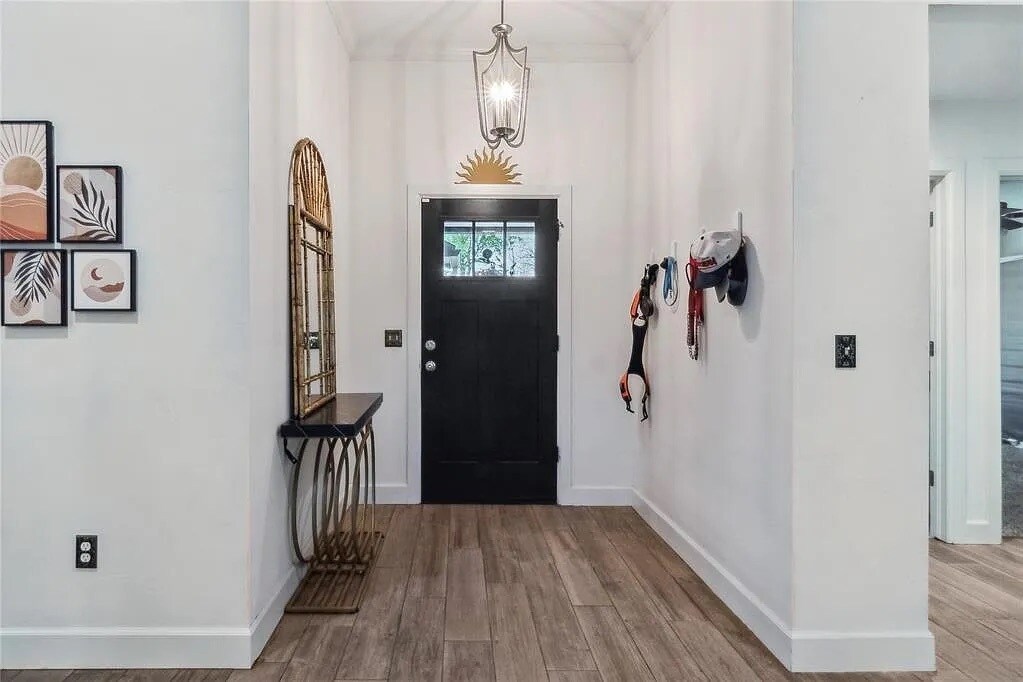 Entry - 14990 NE 2nd St