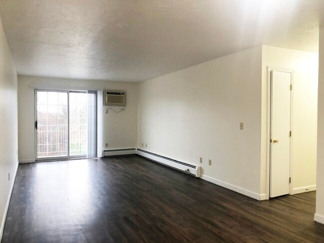 Building Photo - 383 Huse Rd