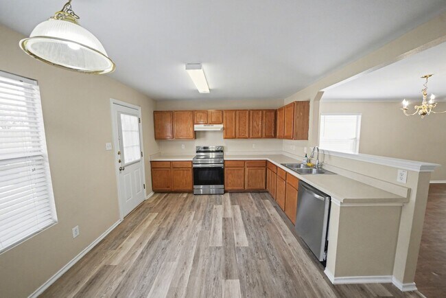 Building Photo - Charming Single-Story in Cibolo - Realtor Commission: $500