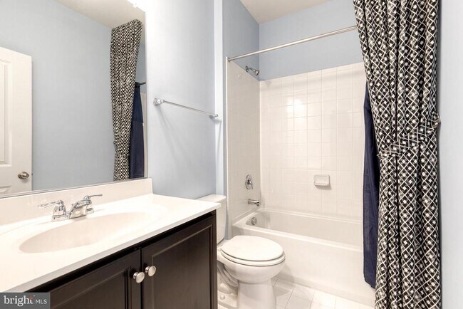 Building Photo - 2261 Kelston Pl
