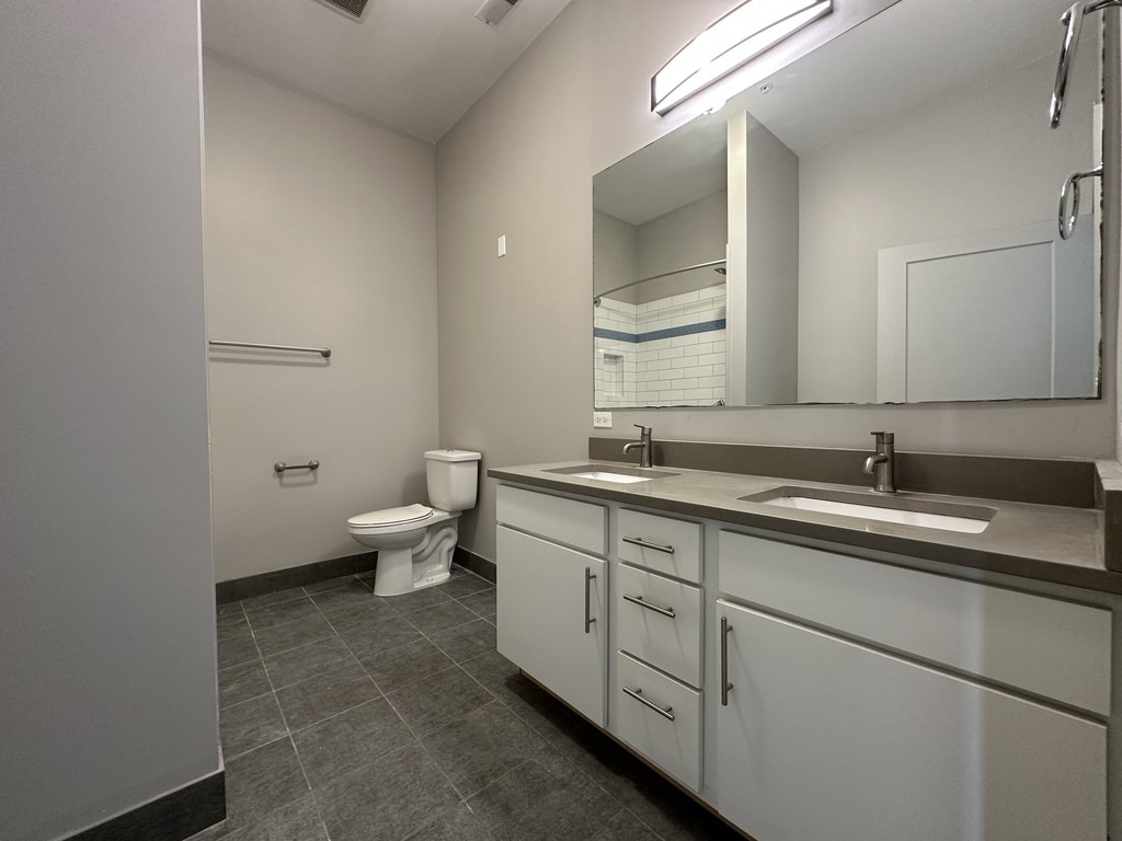 Building Photo - 1432 W 21st St