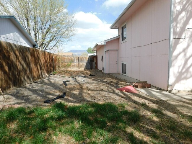 Building Photo - Tri-Level in Clifton COMING SOON!!!