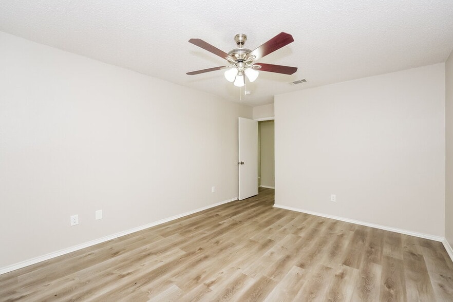 Building Photo - 5905 Aloe Ct