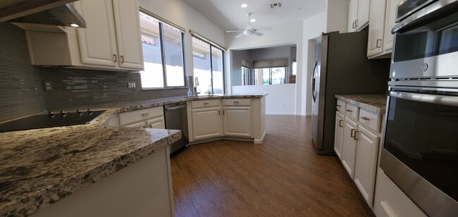 Building Photo - 11351 N 78th St