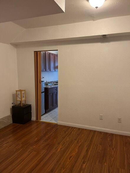 Building Photo - 16 Victoria St