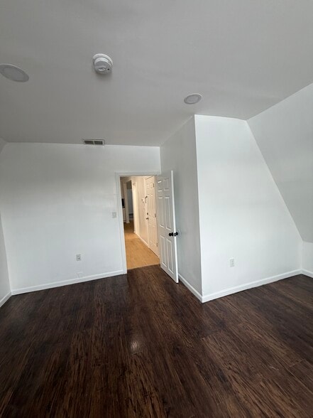 Building Photo - 197 S 11th St