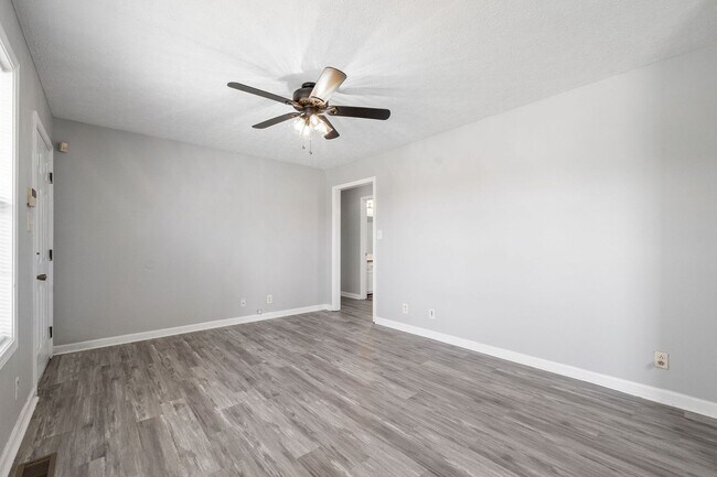 Building Photo - 339 Pioneer Dr