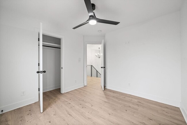 Building Photo - Pet Friendly Three Bedroom with Bonus!