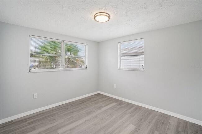 Building Photo - 3524 Cincinnati Dr