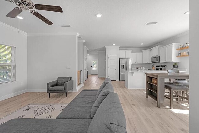 Building Photo - 183 Hammock Oaks Blvd