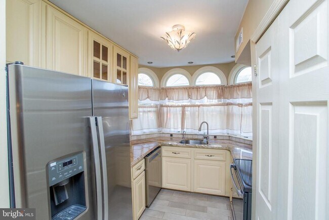 Building Photo - 1529 Margaret Ct