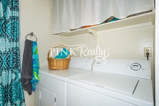 Building Photo - 1890 Chamberlin S