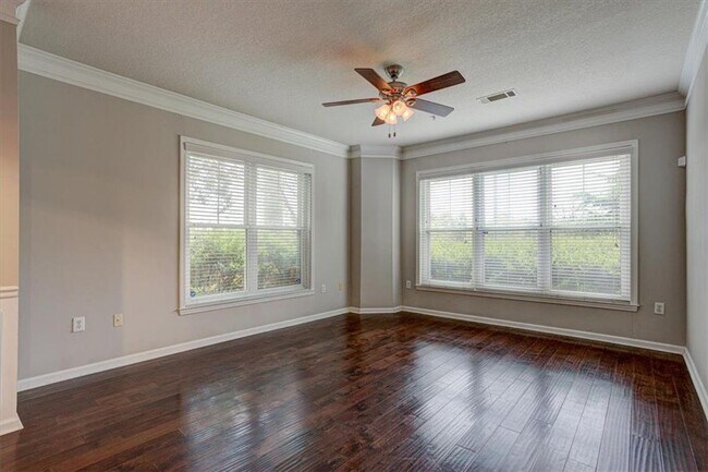 Building Photo - 1850 Cotillion Dr