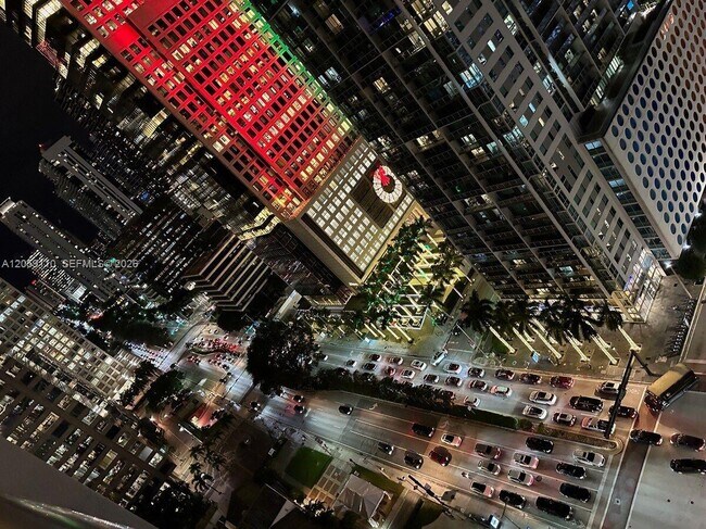 Building Photo - 485 Brickell Ave