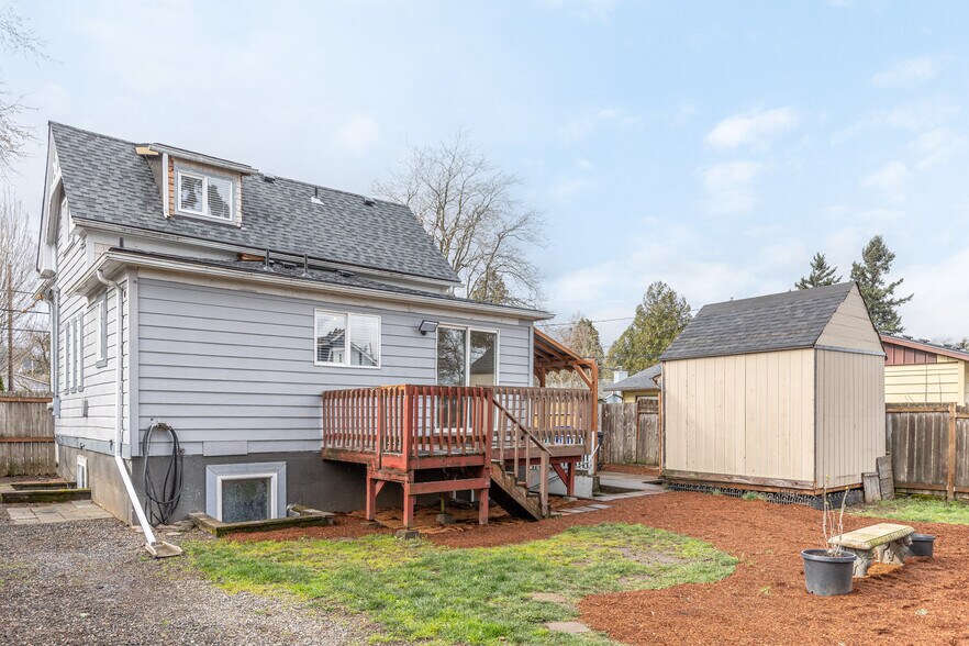Shared backyard - 1144 SE 85th Ave