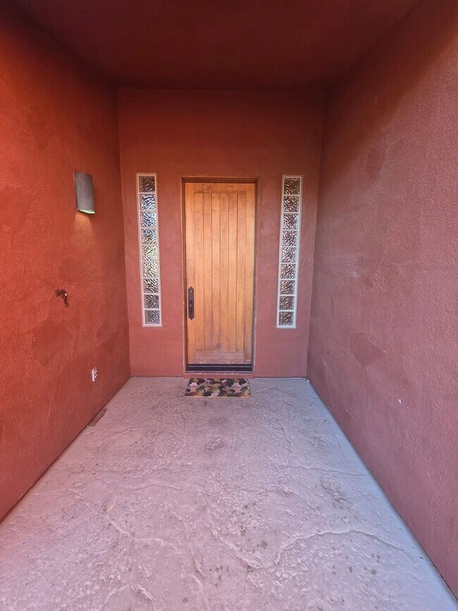Building Photo - 8152 Eagledancer Ave