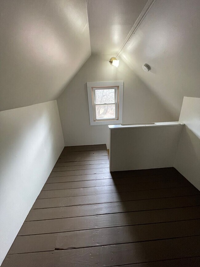 Building Photo - Serene Richmond Cottage Retreat | 2BR, Hardwood Floors, Pet-Friendly- $2500