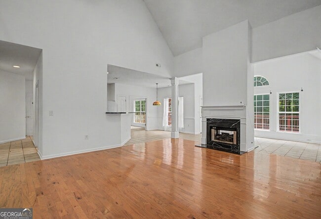 Building Photo - 255 Squire Ln