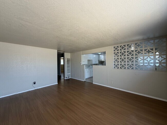 Building Photo - 1020 Taos Dr