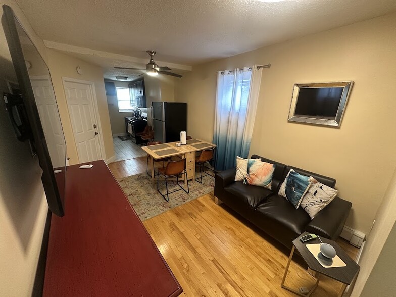 Living/Dining room.B - 30 Georgia Ave