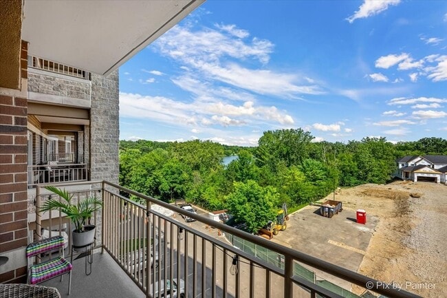 Building Photo - 125 Lakeview Dr