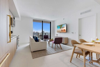 Building Photo - 601 NE 1st Ave