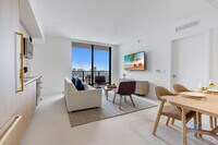 Building Photo - 601 NE 1st Ave