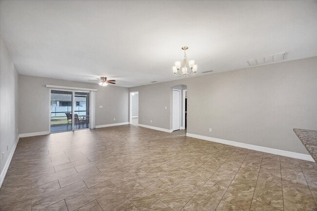 Building Photo - Duplex Unit For Rent In Port Charlotte