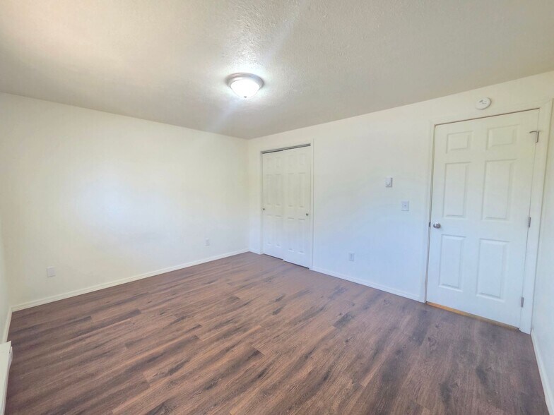 Building Photo - 39 E Westview Ave