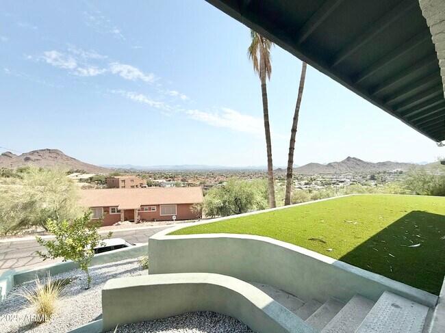 Building Photo - 1701 E Camino del Santo