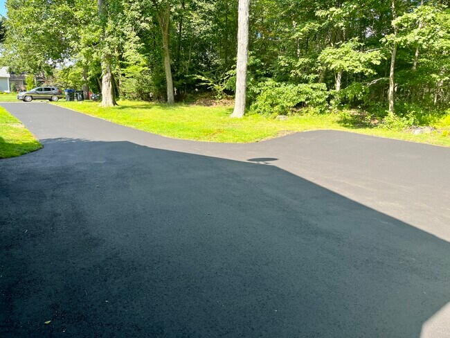 Building Photo - 88 Towerview Dr