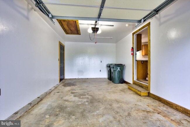 Building Photo - 342 Sherry Ln