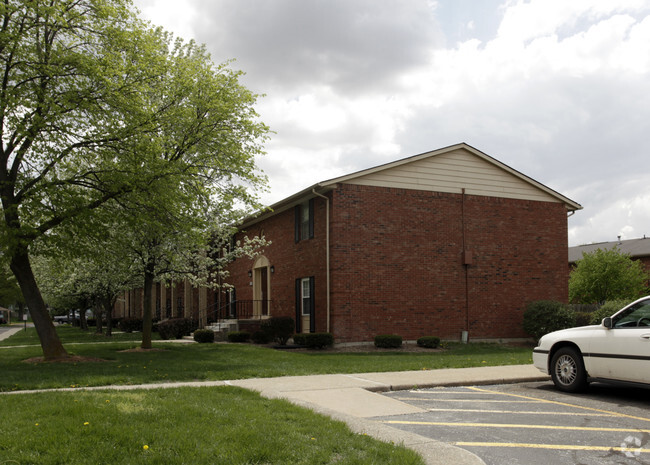 Building Photo - Carriage House