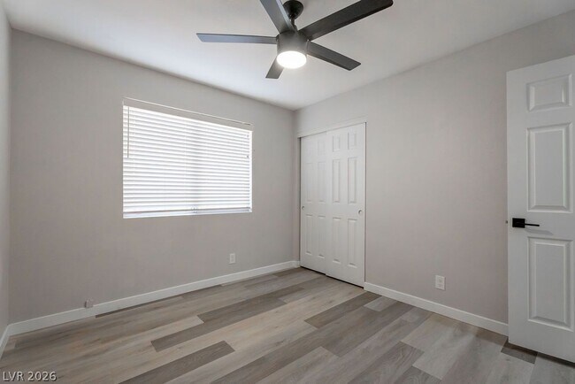 Building Photo - 1735 Navarre Ln