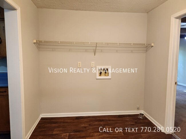 Building Photo - Available Now! 3 Bed/2 Bath in Carrollton