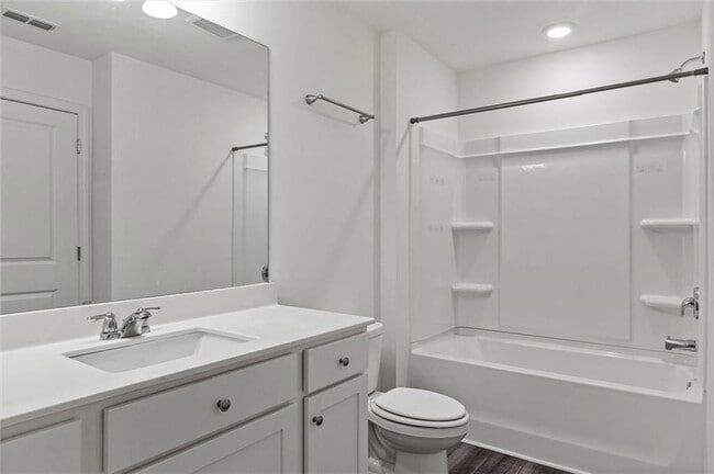 Building Photo - 595 Magnolia Cir