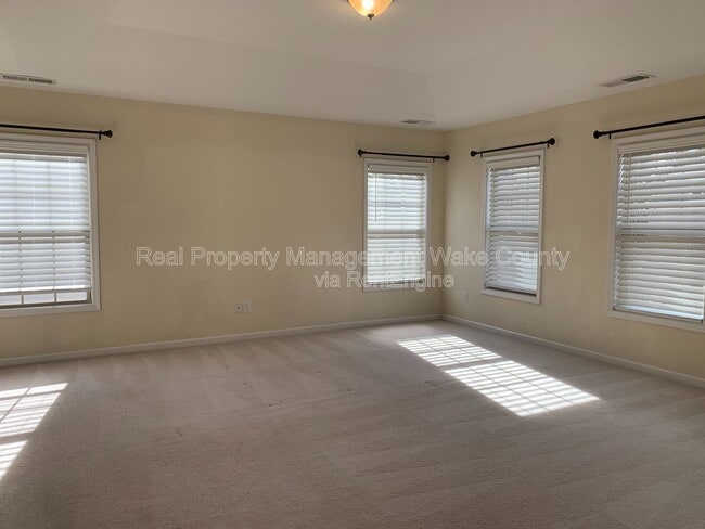 Building Photo - 512 Sandy Whispers Pl