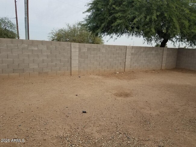 Building Photo - 11796 W Dahlia Dr