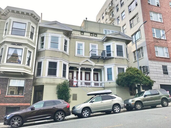 Building Photo - Spacious Studio in the heart of Pacific Heights!  Bonus room!  Laundry! PROGRESSIVE